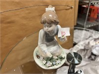 LLADRO GIRL WITH FLOWERS