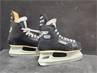 Bauer Hockey Skates - no size showing, measues