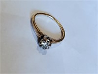 14KT Gold ring with diamond solitaire size 6?