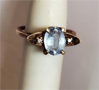 10KT Ladies Ring, blue stone & diamond chips