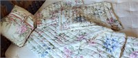 Queen Size Bed Spread, pillow & pillow shams