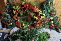 Christmas wreath, 2 small trees, candle rings