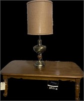 VINTAGE COFFEE TABLE AND LAMP