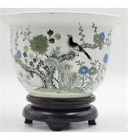 A Chinese Porcelain Planter Hand Painted Foliage