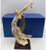 Giuseppe Armani Figurine: Collector's Society "As