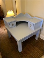 Gray corner table. Excellent condition.