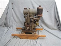 WWII Briggs & Stratton Engine Restored Runs