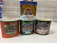 4 HOTWHEELS HOLIDAY CARS IN PKGS 1/64 SCALE