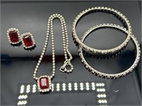 Vintage rhinestone costume jewelry set in gift