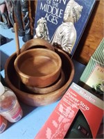 Wooden salad bowl set