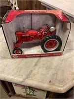 Ertl FarmAll 230 tractor Case