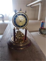Herr mantel clock