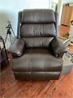 Lazy boy Recliner in like new condition