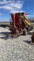 New Holland 352 Feed Grinder Mixer