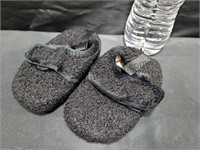 Toddler Slippers Guessing 2T/ 3T