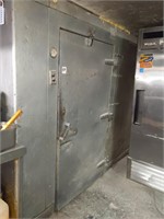 8 X 15 WALK IN COOLER WITH BLOWER & COMPRESSOR