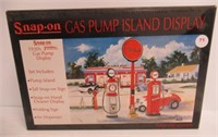 Snap-On gas pump island display set includes pump