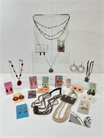 Jewelry including 4 necklaces (1 is neat 6 frame