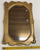 Miroir antique avec clous carrés