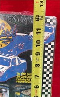 N - NASCAR COMPLETE 240 CARD COLLECTION & CAR (R37