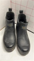 $33 Ladies size 10 Pendleton boots used