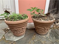 Lot of two planters