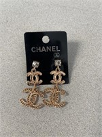 Channel earrings