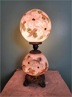 VINTAGE Gone with the Wind  Lamp W/ Dogwoods