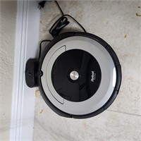 iRobot vacuumwith charger