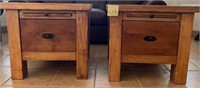 D - PAIR OF MATCHING SIDE TABLES (LV6)