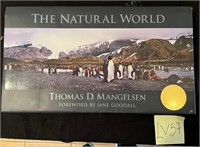D - THOMAS MANGELSEN  NATURAL WORLD BOOK (LV57)