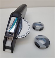 Dymo label maker with ribbon 1610