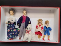 Vtg Miniature Doll House Family Figures