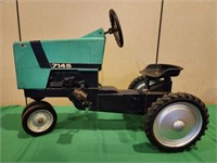 Deutz-Allis 7145 Pedal Tractor