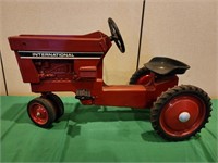 International 86 Pedal Tractor
