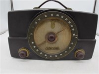 1950 ZENITH RADIO MODEL G725 TURN ON  & HAS STATIC