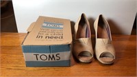 TOMS SIZE 12 FASHION SHOES NEW