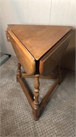 OHEARN MAPLE SIDE TABLE