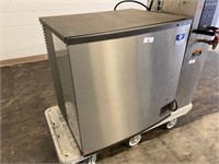 Manitowoc 1200lbs Air Cooled Ice Machine & Bin