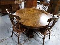 ANTIQUE ROUND  OAK KITCHEN TABLE WITH 4 CHAIRS
