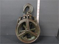 VINTAGE HEAVY IRON 8" PULLEY