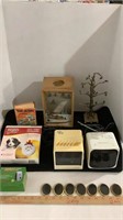 Assorted vintage items, Radio alarm clocks,