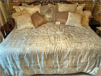 King Bedspread & Pillows