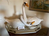 2 Swans & Mirror Tray