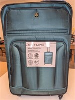 New Skyline Sprint Collection 29" Spinner Suitcase