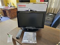 19" Toshiba LCD TV/DVD Combination
