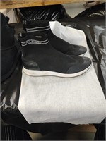Size 10M Tommy Hilfiger Shoes - Black