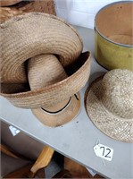 Assorted straw hats, mens & ladies