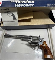 Smith & Wesson double action revolver .44 magnum