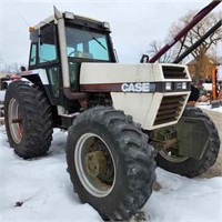 Case 2096 Tractor with Cab & 4x4. Runs